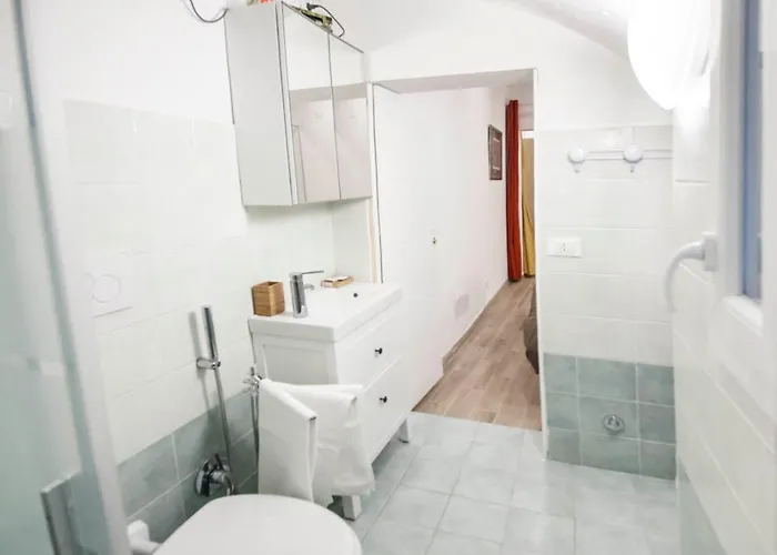 Le Ninfee * بولونيا